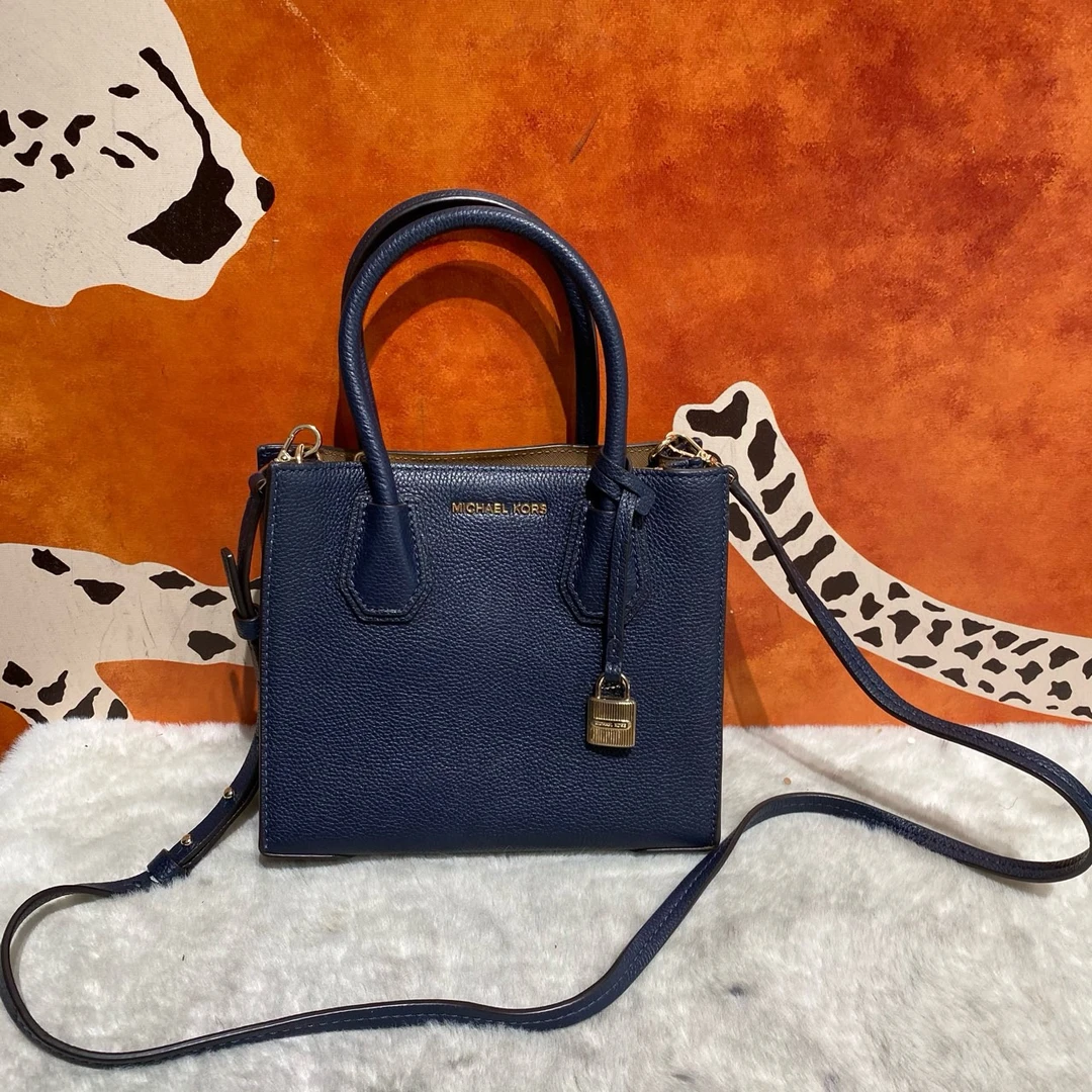 95新 MICHAELKORS/迈克高仕 11988 斜挎包