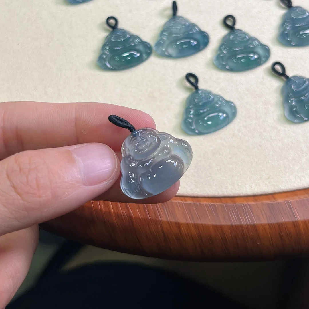 【古古珠宝】高冰设计款“舒佛”翡翠吊坠-多样性发其一-ZL257