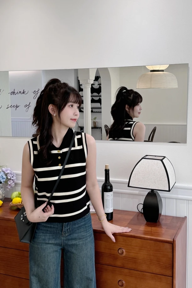 小包子【条纹针织无袖背心】