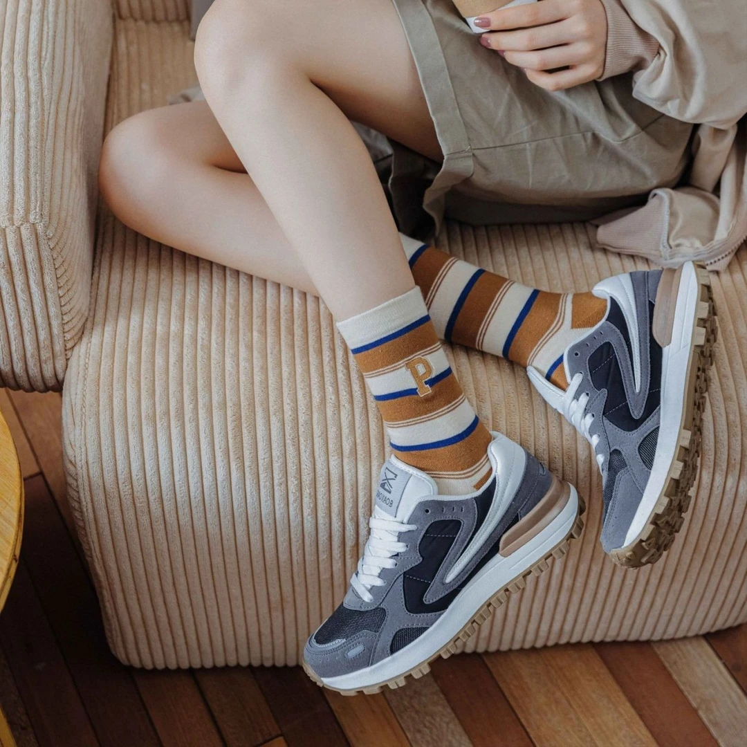 【Letao 秋天来了】秋季复古潮INS百搭韩系条纹P字母中筒运动女袜