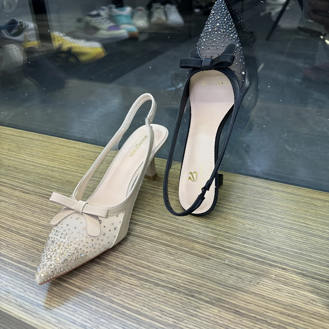 法式网红高级感尖头仙女百搭复古通勤职场高跟鞋