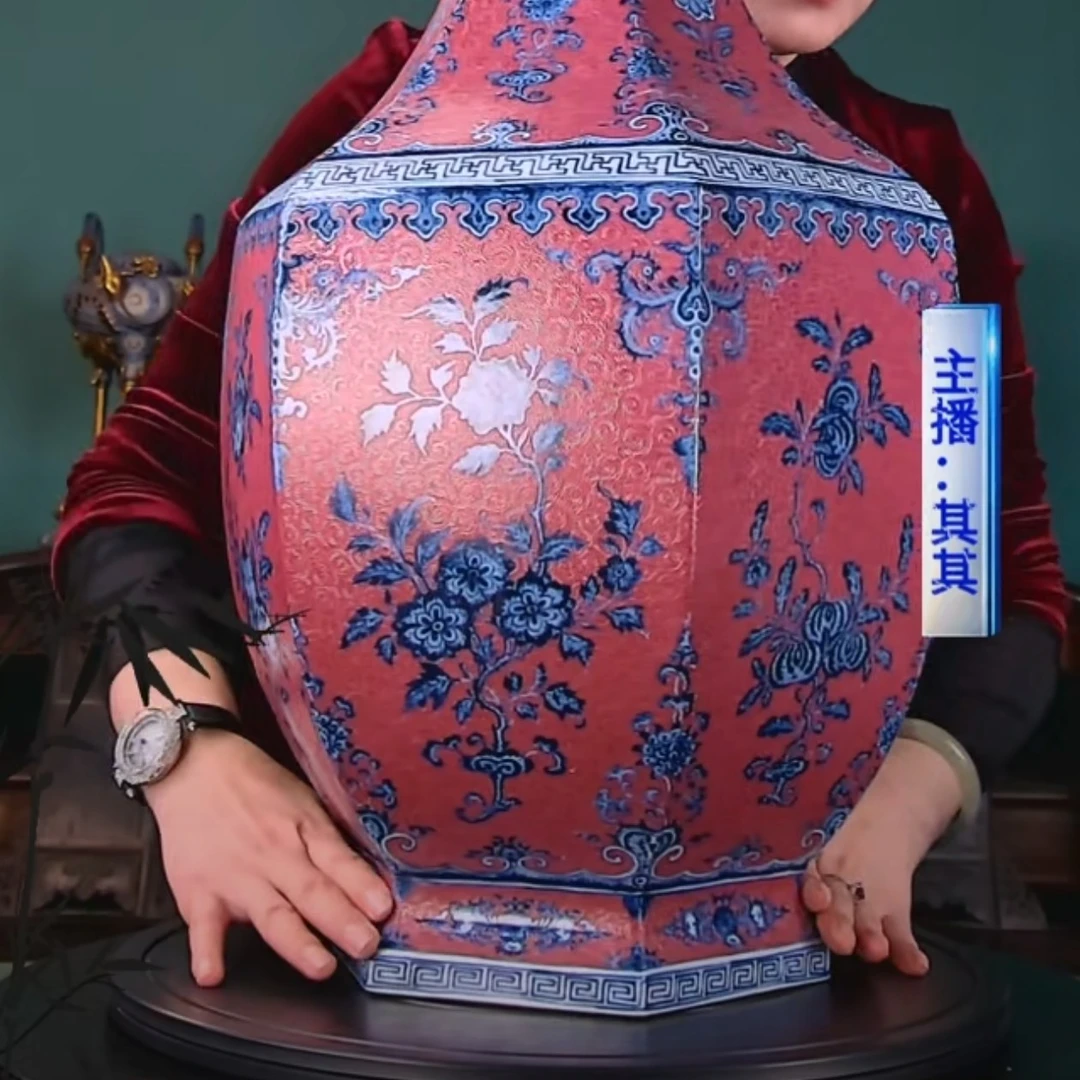 清代轧道粉彩青花赏瓶