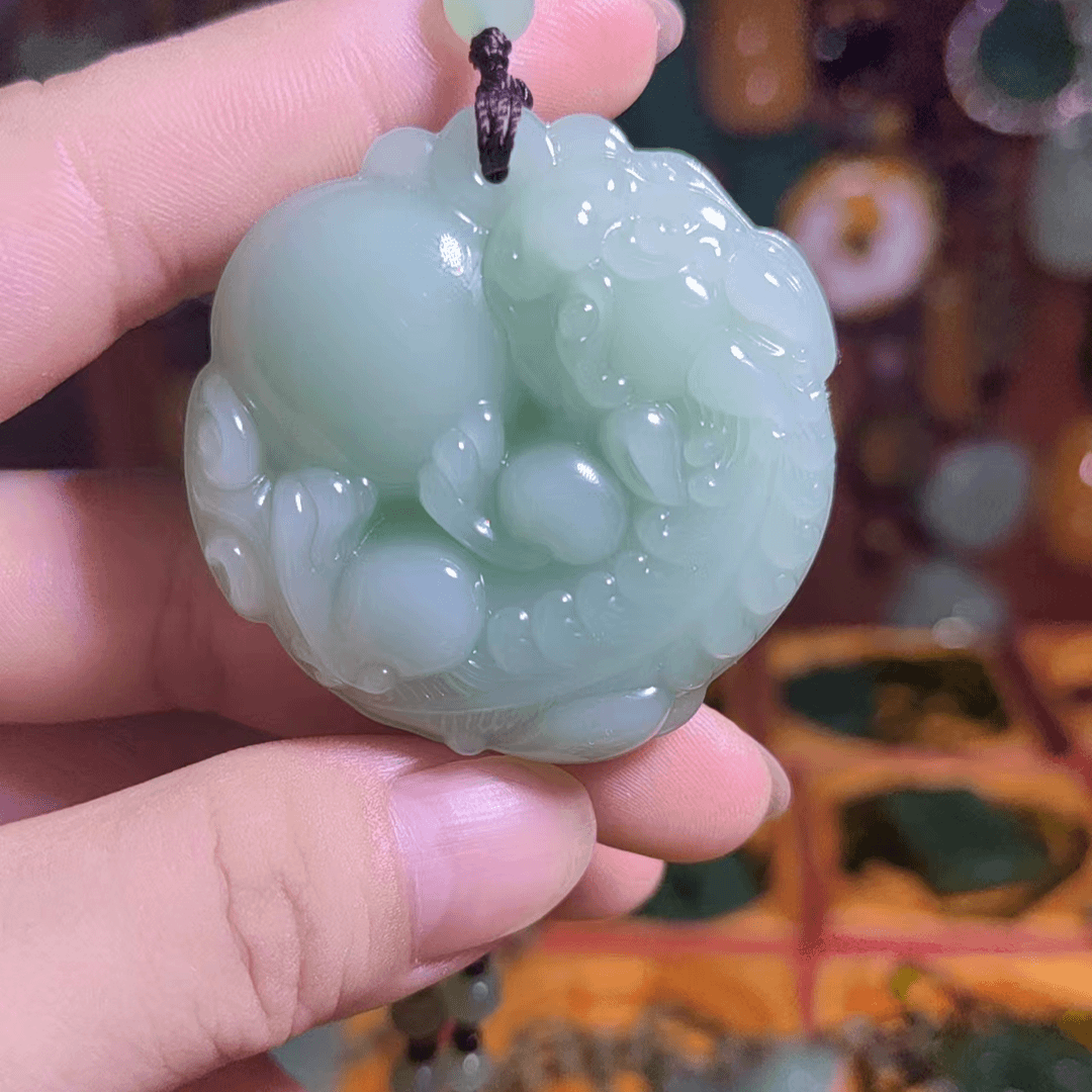 19粉丝福利浅色貔貅抱宝吊坠时尚百搭款