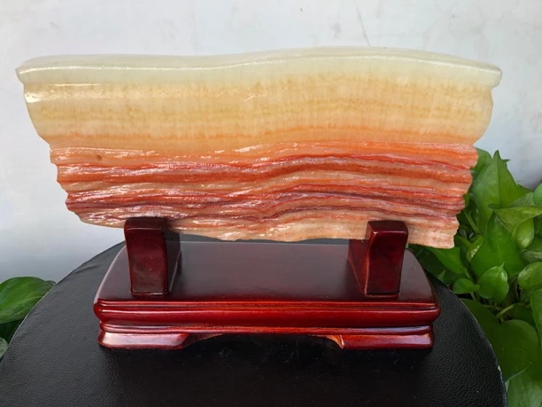 五花肉石家居装饰艺术风格尺寸：石头长28含底座宽8高20