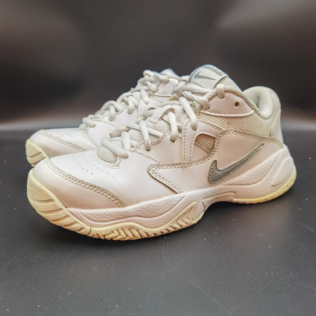 35.5码 Nike court lite2 白色 二手网球鞋 轻微剐蹭