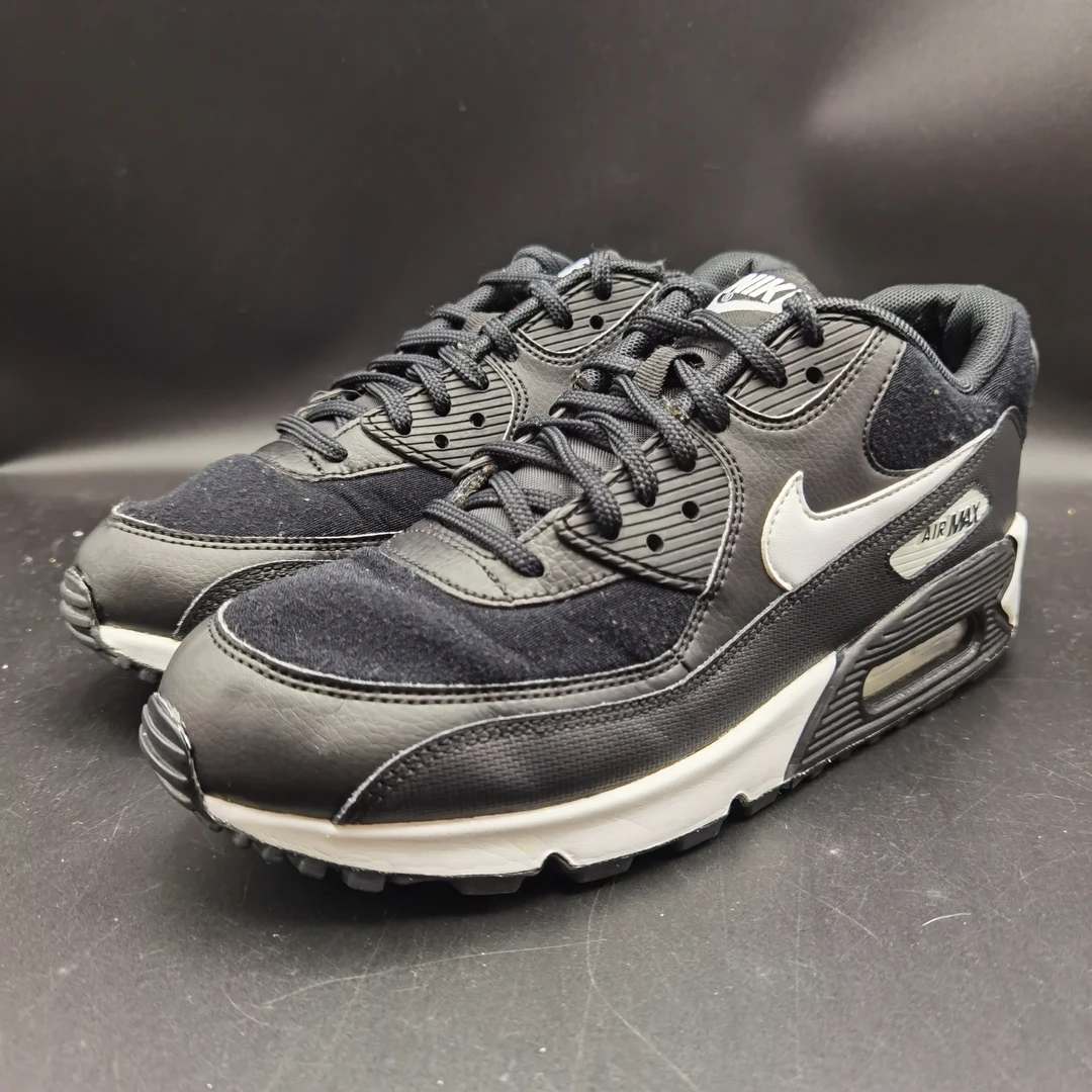 39码 Nike airmax90黑白 二手球鞋无原盒 成色不错 公价799