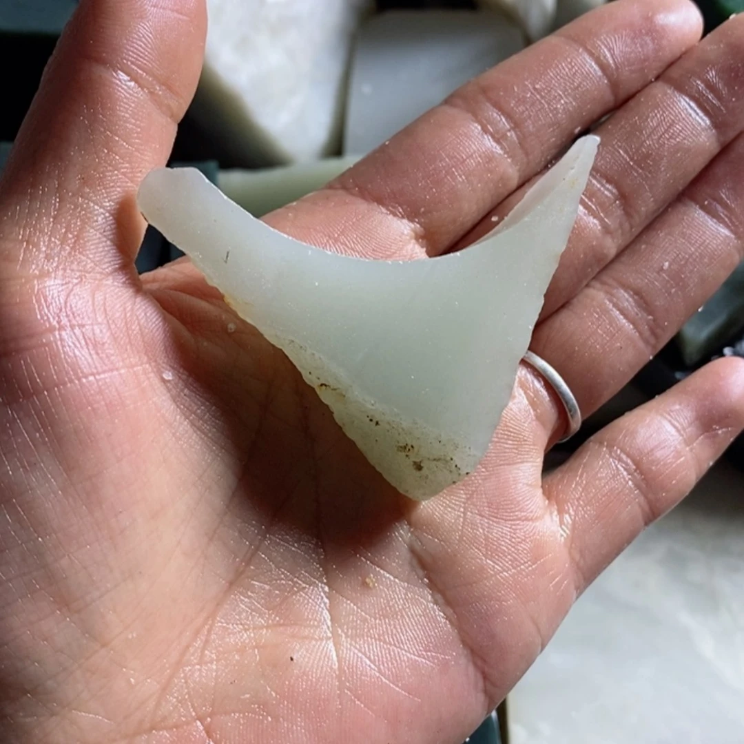 【闪购商品】和田玉边角料微瑕疵练手料足铂镶嵌