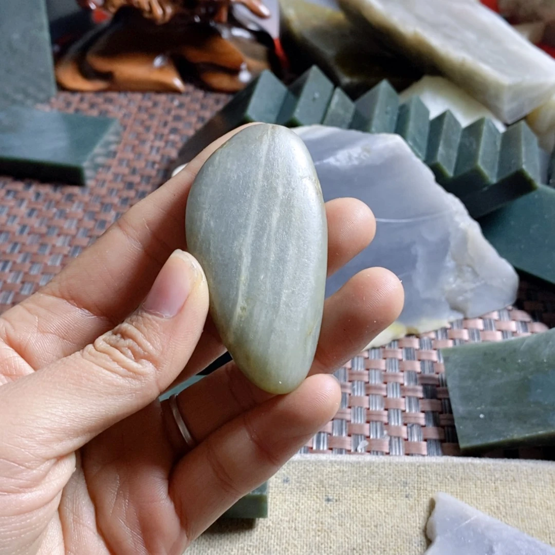 【闪购商品】和田玉边角料微瑕疵未镶嵌爱***3