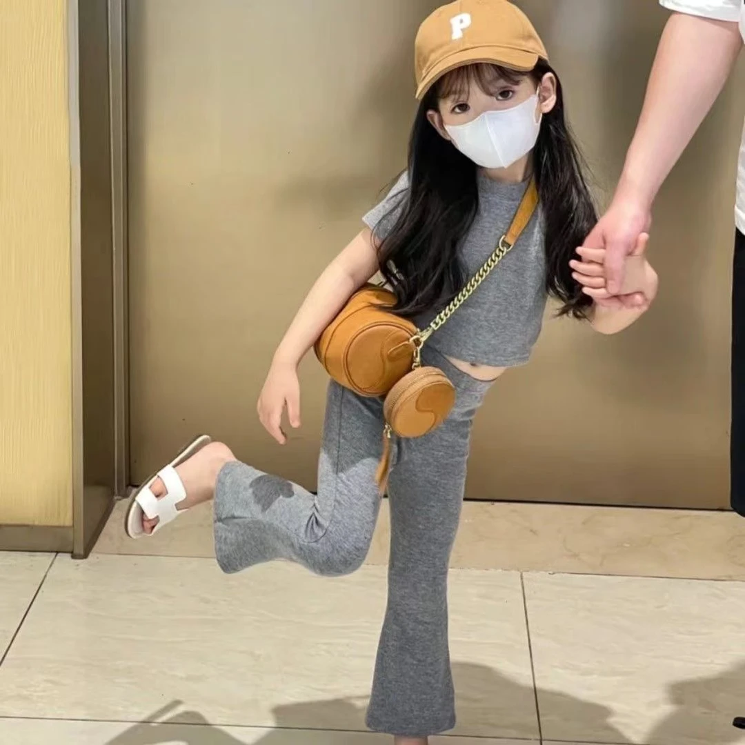 2024新款女童夏装套装儿童短款网红时髦短袖t恤喇叭裤宝宝两件套