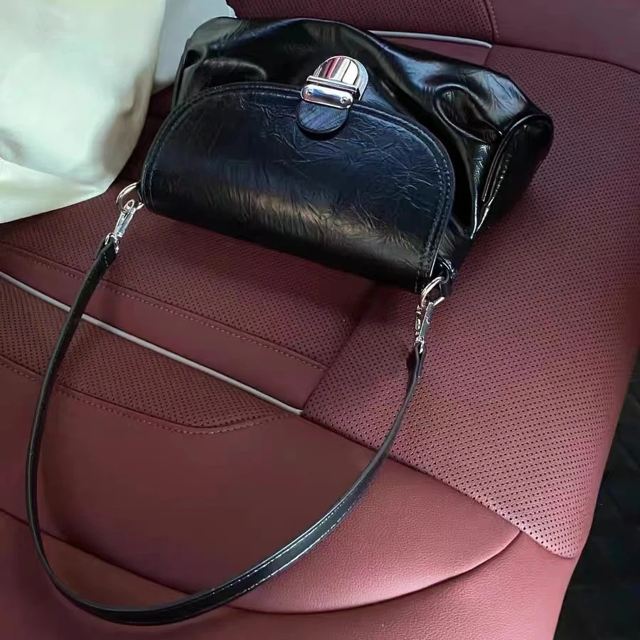 腋下包包女2025夏季新款小众撞色褶皱包休闲时尚百搭单肩斜挎包