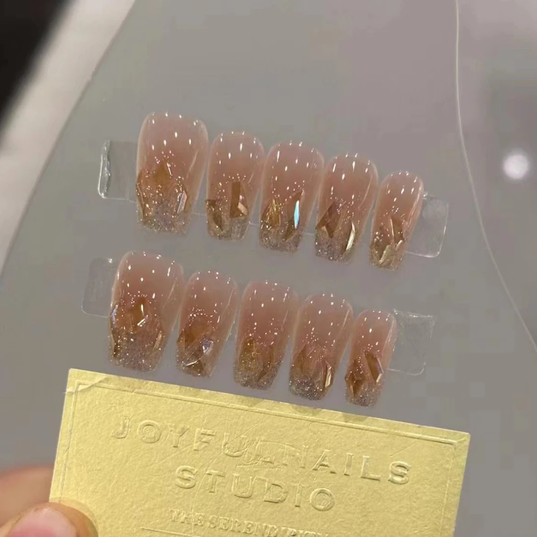 【香槟碎钻】秋冬新款纯手工穿戴甲香槟冰透气质款穿戴式美甲贴显白