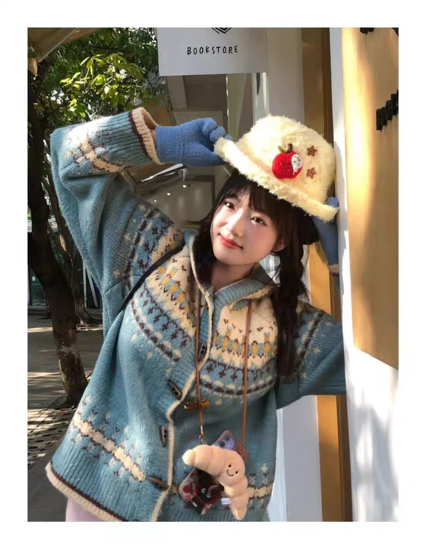 费尔岛古着感毛衣甜美外套秋冬新款牛角扣蓝色保暖针织衫慵懒风潮