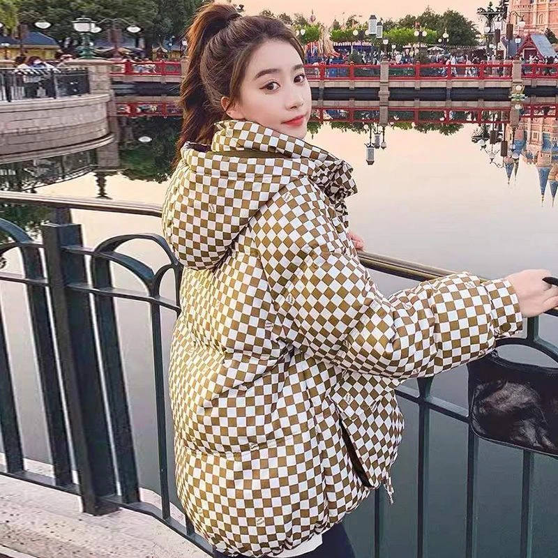 新款2023羽绒服棋盘格羽绒服女短款新款冬季韩版宽松显瘦连帽袄外