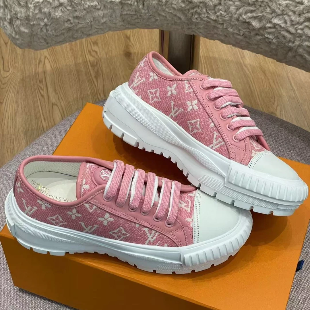 全新未使用 LOUIS VUITTON PARIS /Squad 时尚运动低帮生活休闲鞋