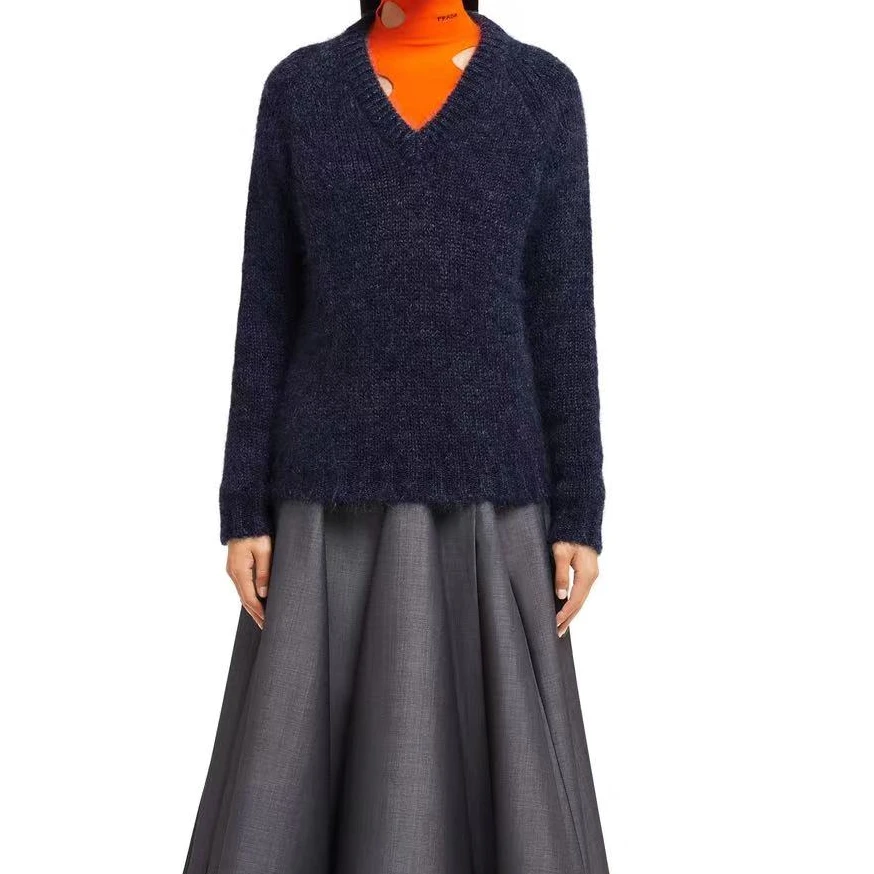 全新未使用 Prada/普拉达 V领针织套头长袖合身毛衣/公价12600/38