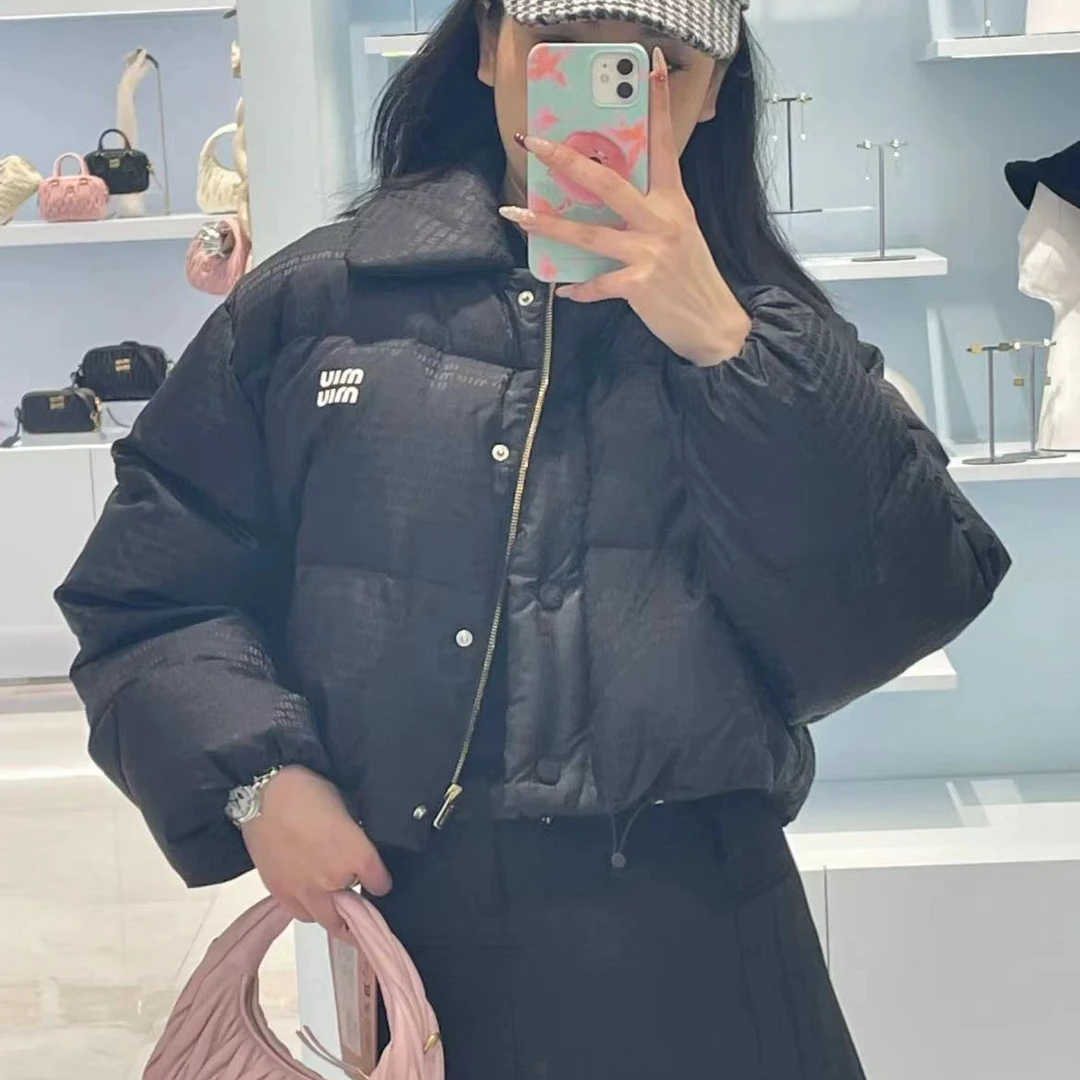 全新未使用 MIU MIU/缪缪 黑色短款弹幕满logo羽绒服/38码/40码