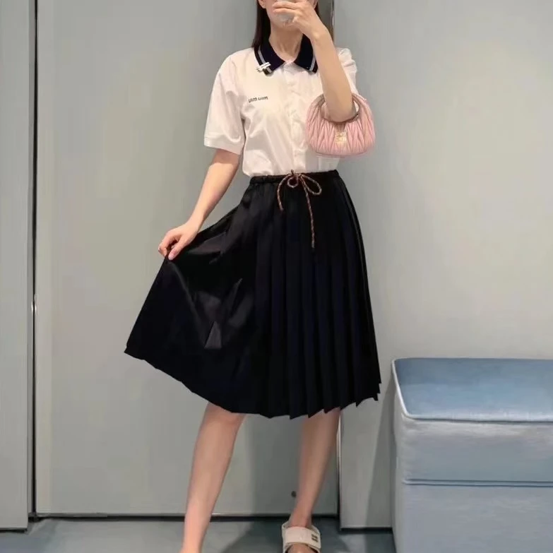 全新未使用 MIU MIU/缪缪 褶饰细节半身裙/40码