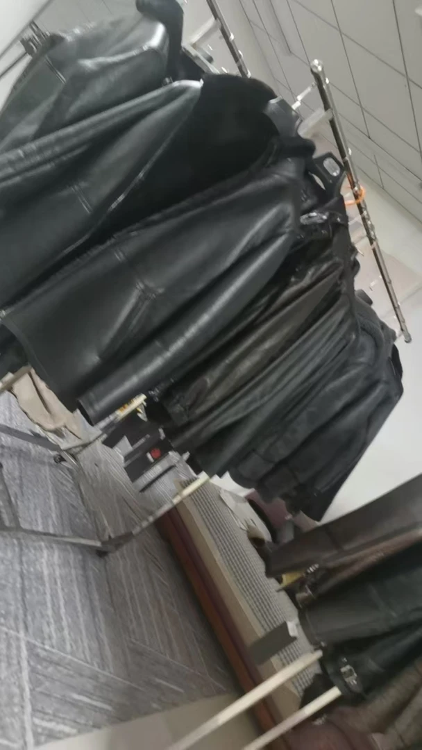 男士ins韩版皮衣时尚休闲秋冬牛皮真皮黑色短款皮毛一体随拍链接