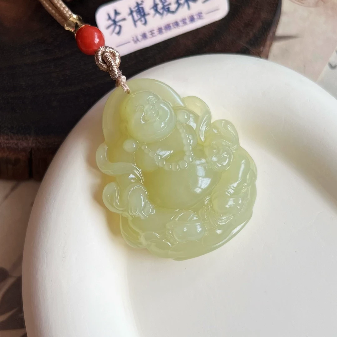 GH19天然和田玉新疆若羌黄口精工雕刻佛公吊坠 多样性发其一 送礼