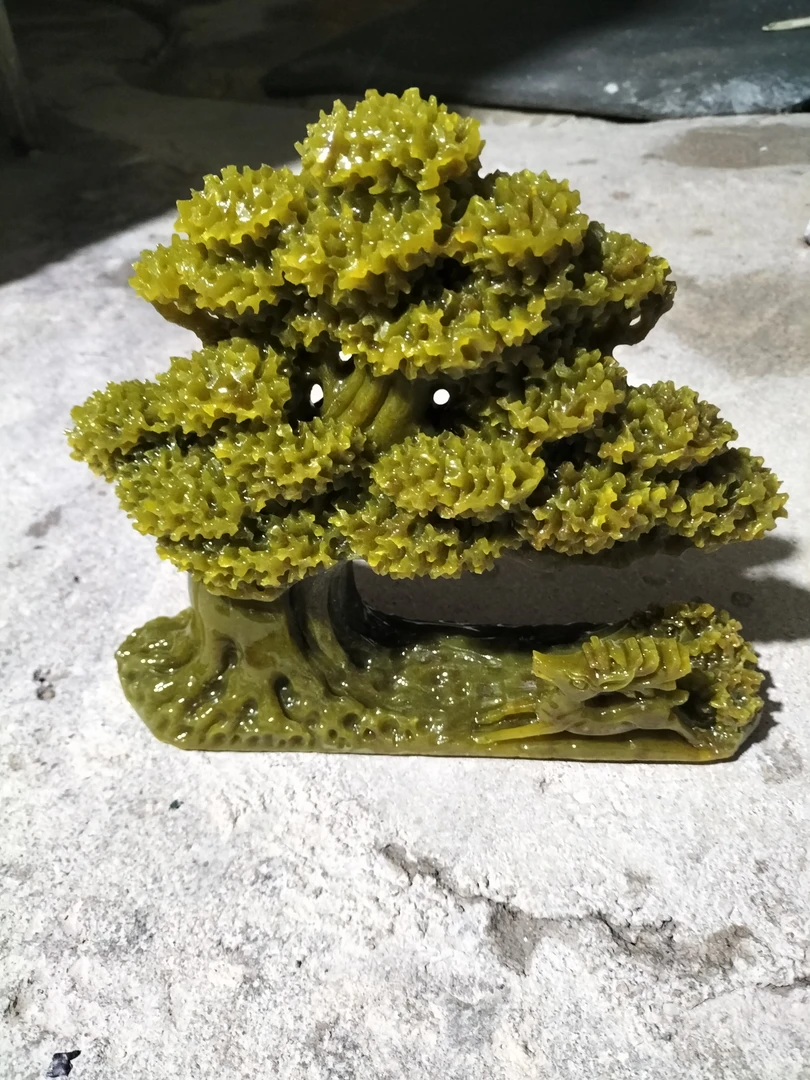 精美雕工大树摆件