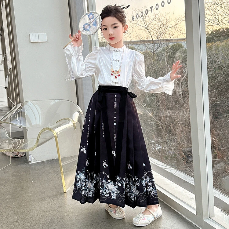 女童马面裙套装春秋款2024新款儿童洋气时髦套裙大童春季长袖裙子