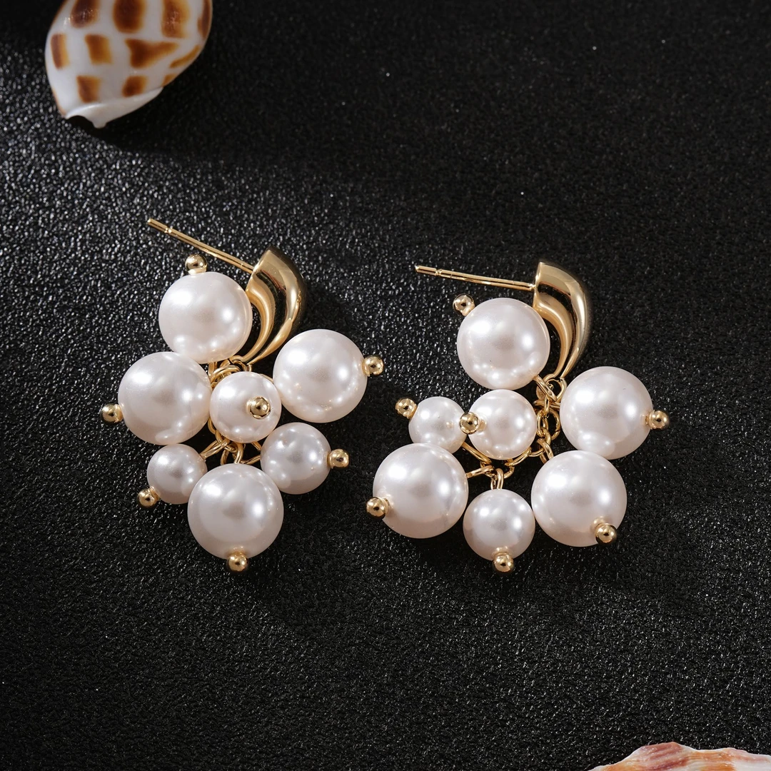 铜合金仿珍珠耳饰 时尚百搭小众精致优雅耳钉
