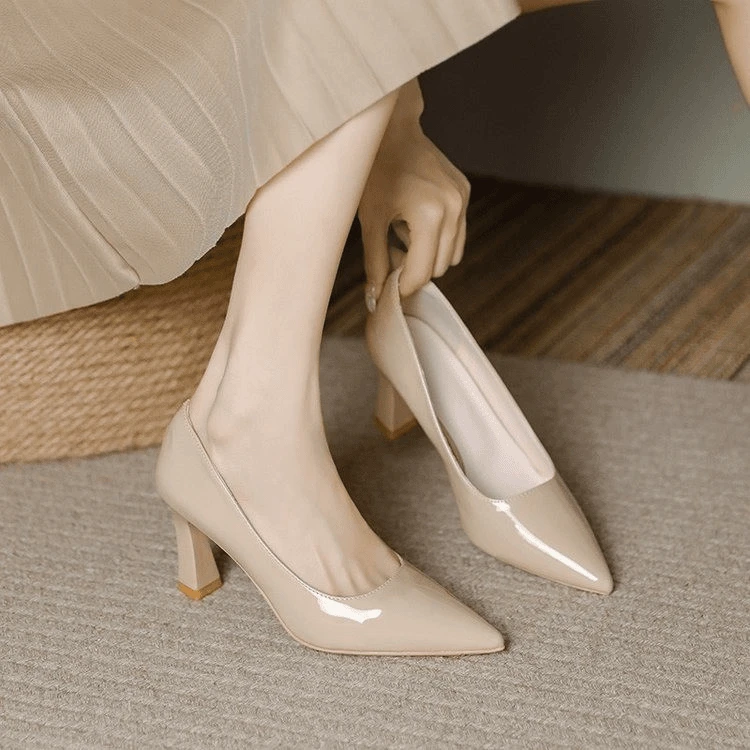 裸色高跟鞋浅口女粗跟春秋新款方头漆皮法式中跟气质软底单鞋
