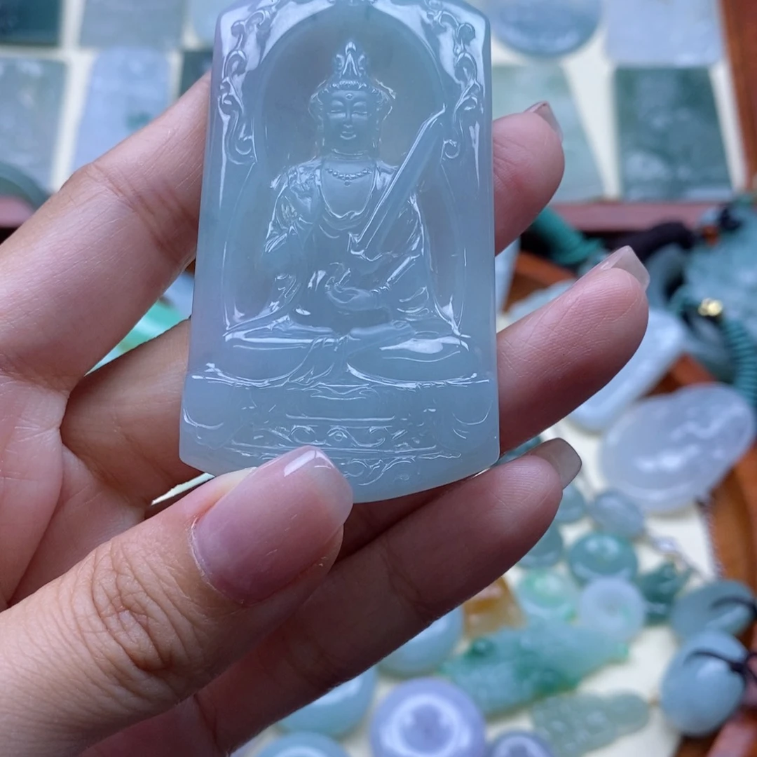 翡翠颈饰未镶嵌萝*干
