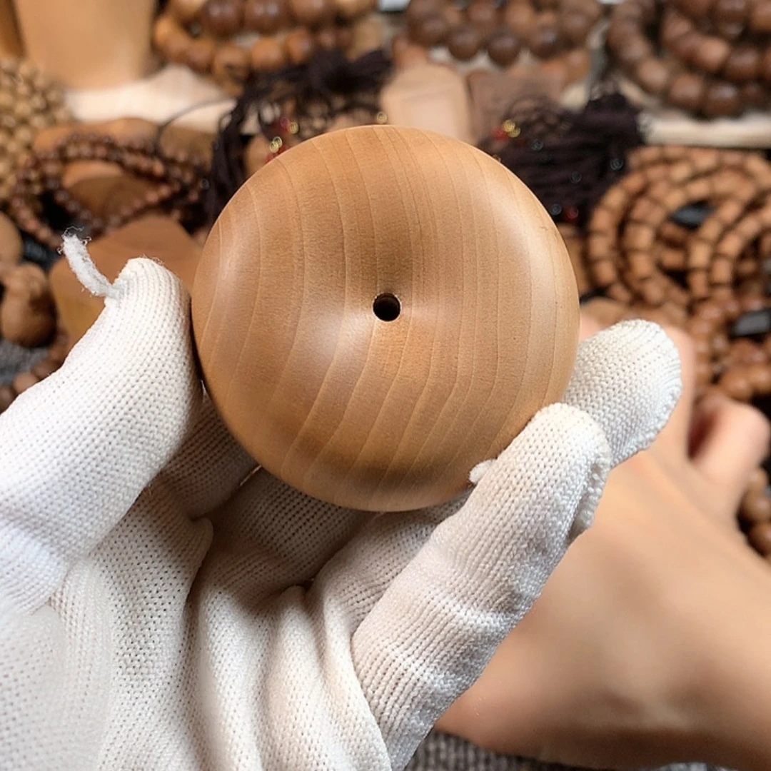 【闪购商品】檀香木吊坠老山檀香满纹大大面包圈5.6