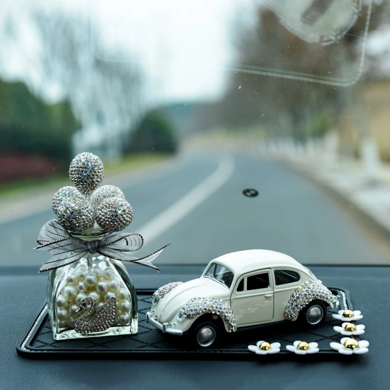 【汽车好物】车内小汽车镶钻车内装饰满天星老爷车男神女神款摆件