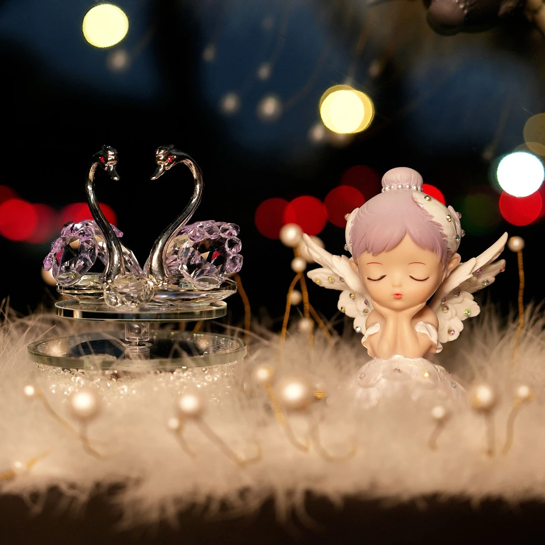 【水晶旋转天鹅】天使摆件情侣轻奢风礼物汽车车载中控台装饰