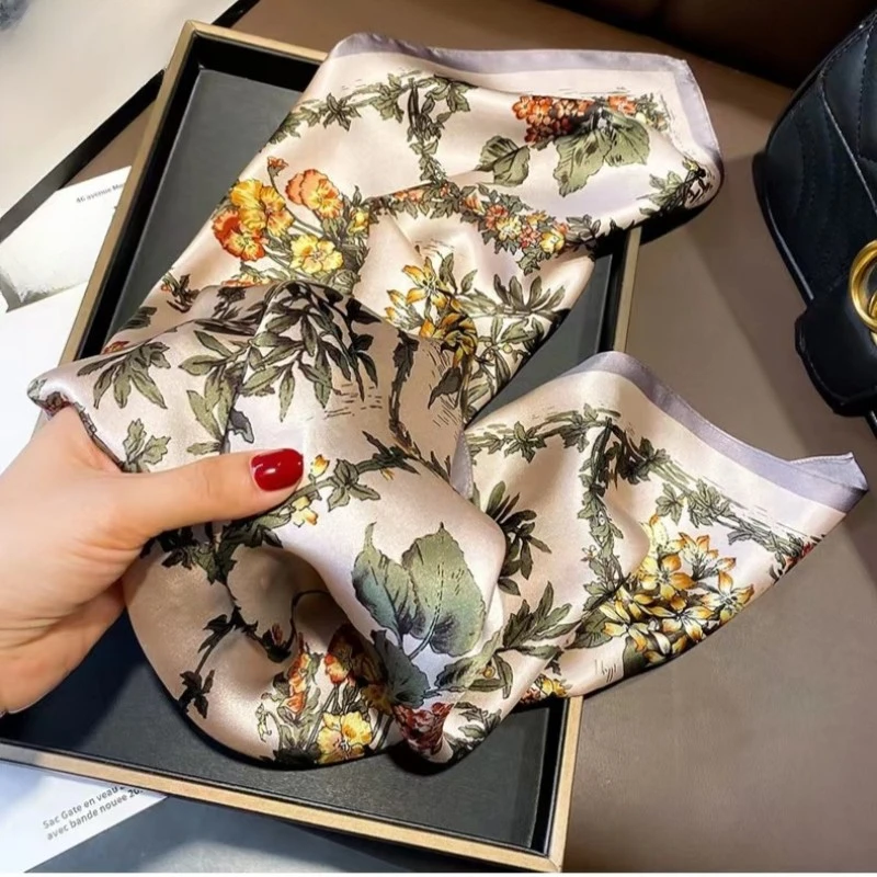 桑蚕丝单面 方格花朵 68方巾高端百搭真丝围巾时尚优雅气质丝巾