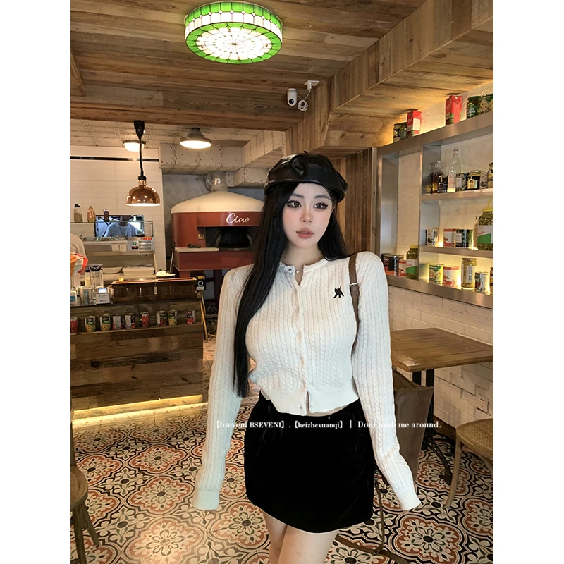 黑泽玄七微胖mm2023秋冬新款正肩毛衣开衫气质长袖针织衫上衣女