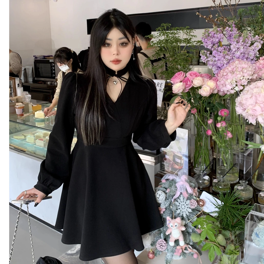 黑泽玄七新款胖mm2023冬季高级感高腰显瘦黑色毛呢长短款连衣裙女