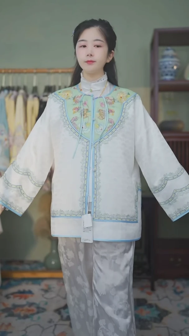 【闪购商品】刺绣双层白色上衣胸围112