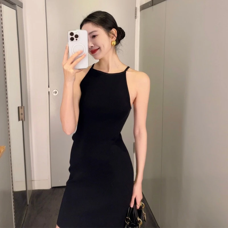 赫本风小黑裙茶歇法式显瘦一字肩针织吊带黑色连衣裙女装2025新款