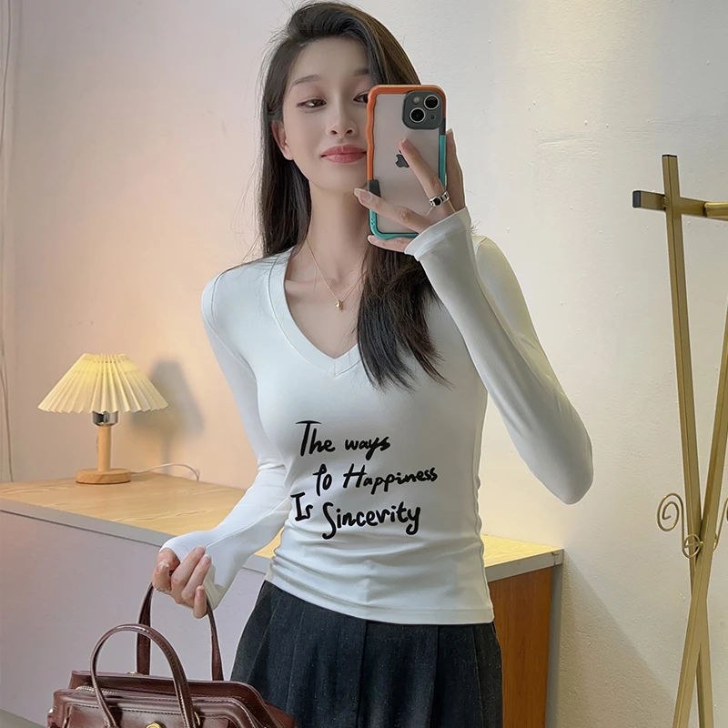 别致印花百搭v领长袖t恤女春秋白色内搭打底衫修身显瘦正肩上衣潮