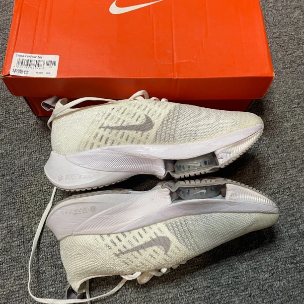 正品38码，Nike Air Zoom低帮休闲跑步鞋白色，鞋底微脏自穿好物