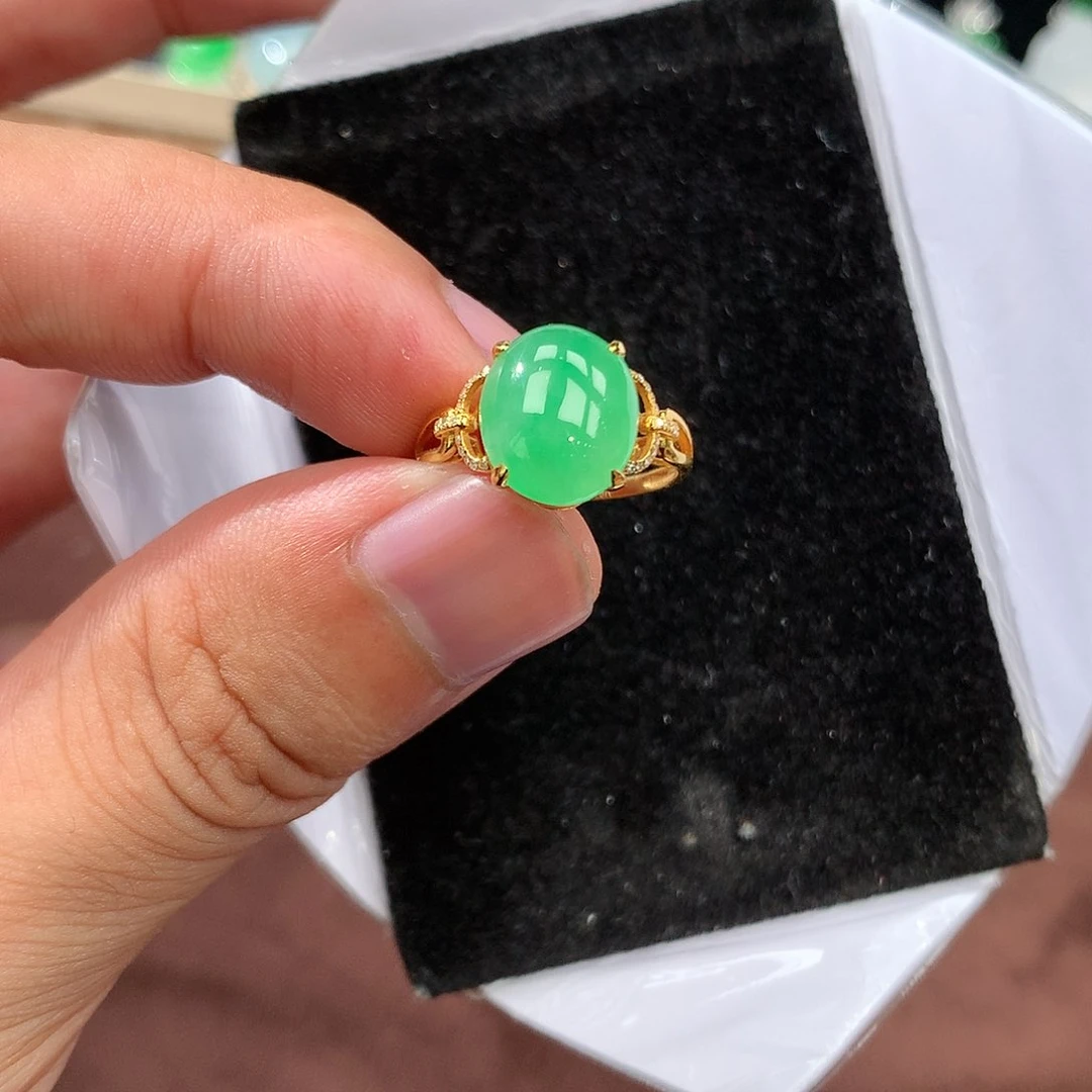 翡翠戒指18K金镶嵌戒指