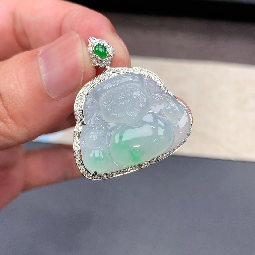 翡翠吊坠(赠链)18K金镶嵌