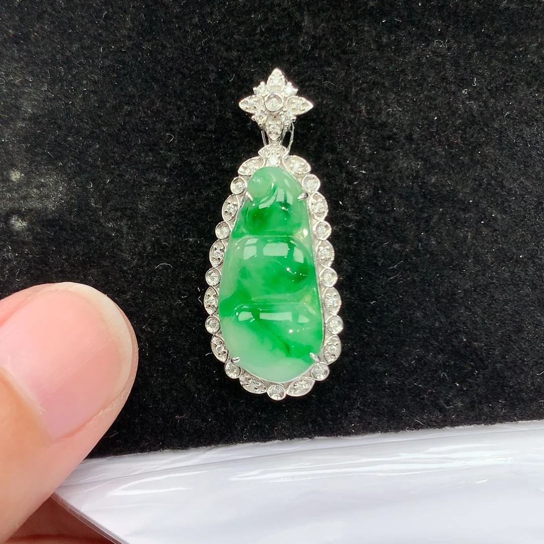 翡翠吊坠(赠链)18K金镶嵌