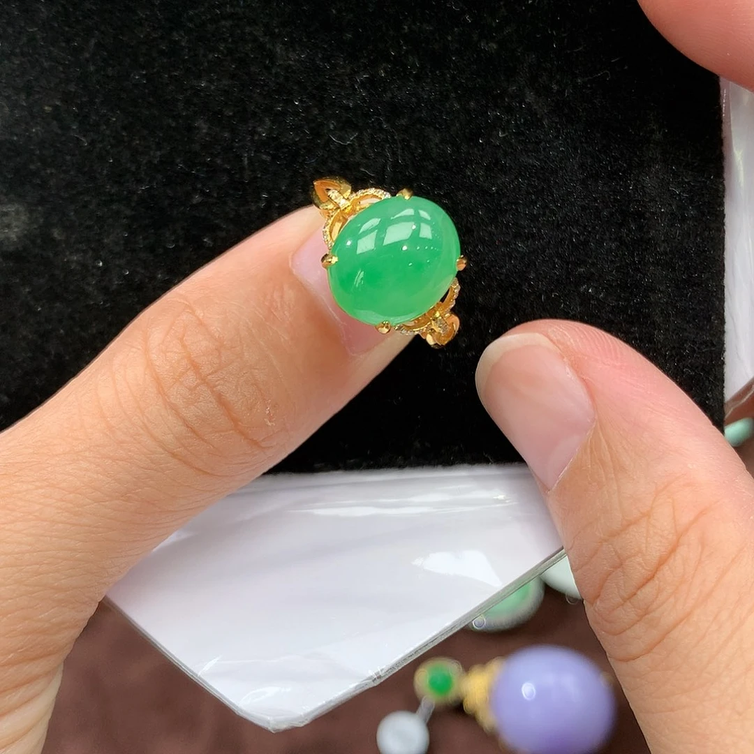 翡翠戒指18K金镶嵌戒指