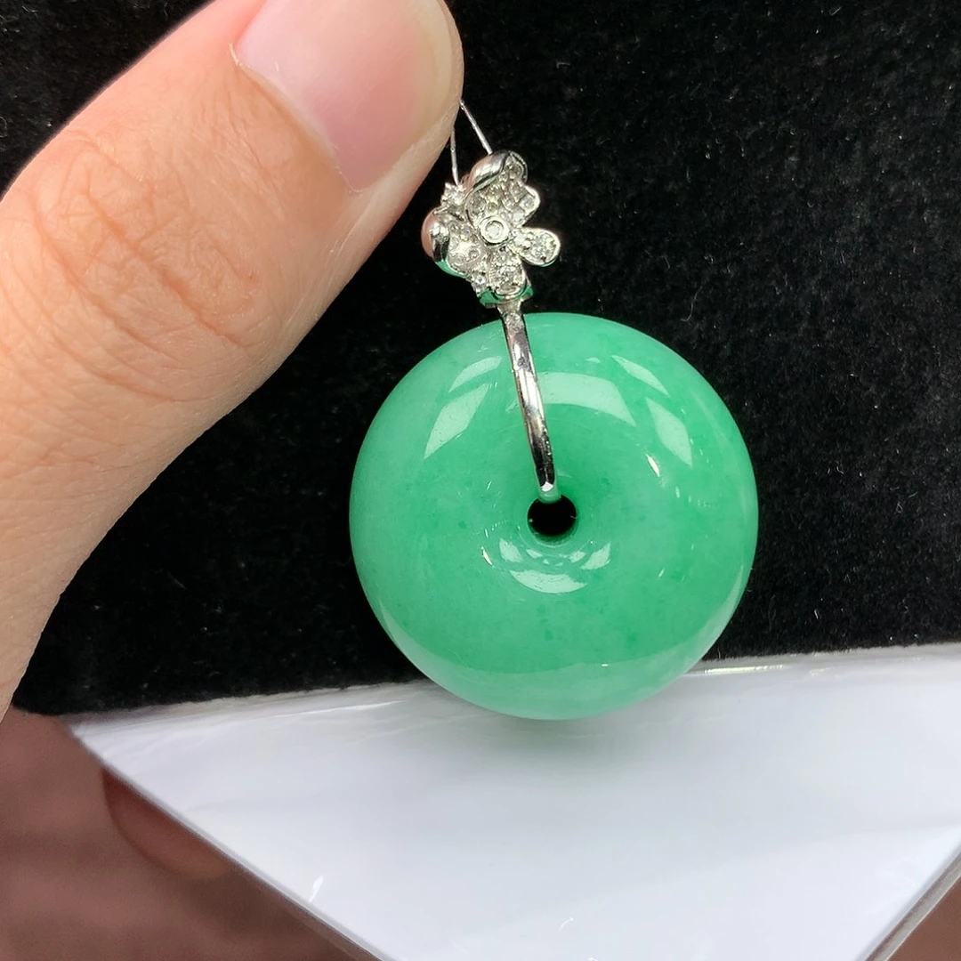 翡翠吊坠(赠链)18K金镶嵌