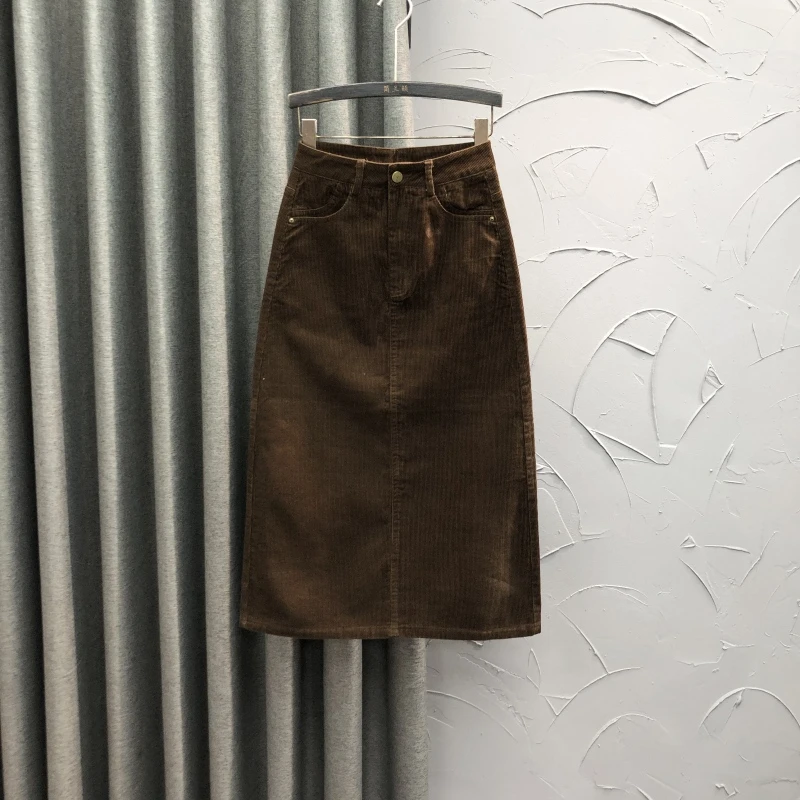 咖啡色高腰灯芯绒长裙女2025秋冬时尚休闲百搭开叉减龄A字半身裙
