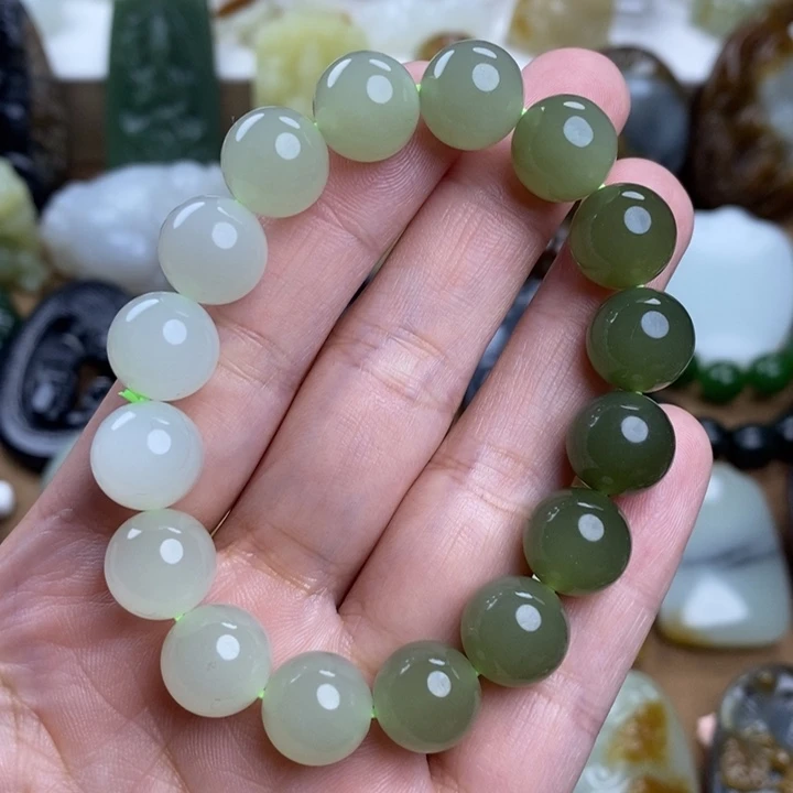 和田玉颈饰未镶嵌时****a