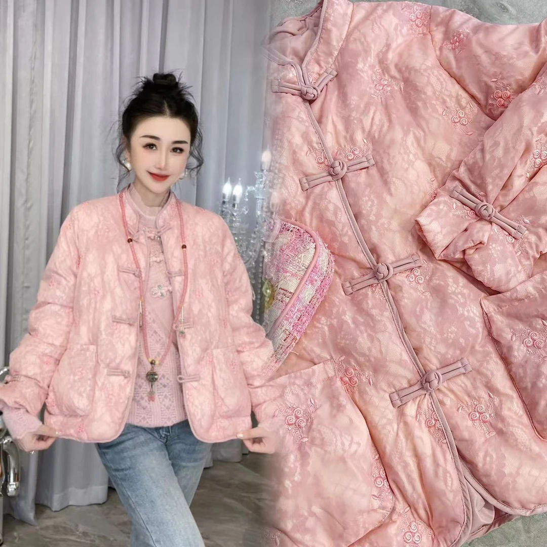 乐姐推荐-国风盘扣提花立体花纹羽绒服-18486