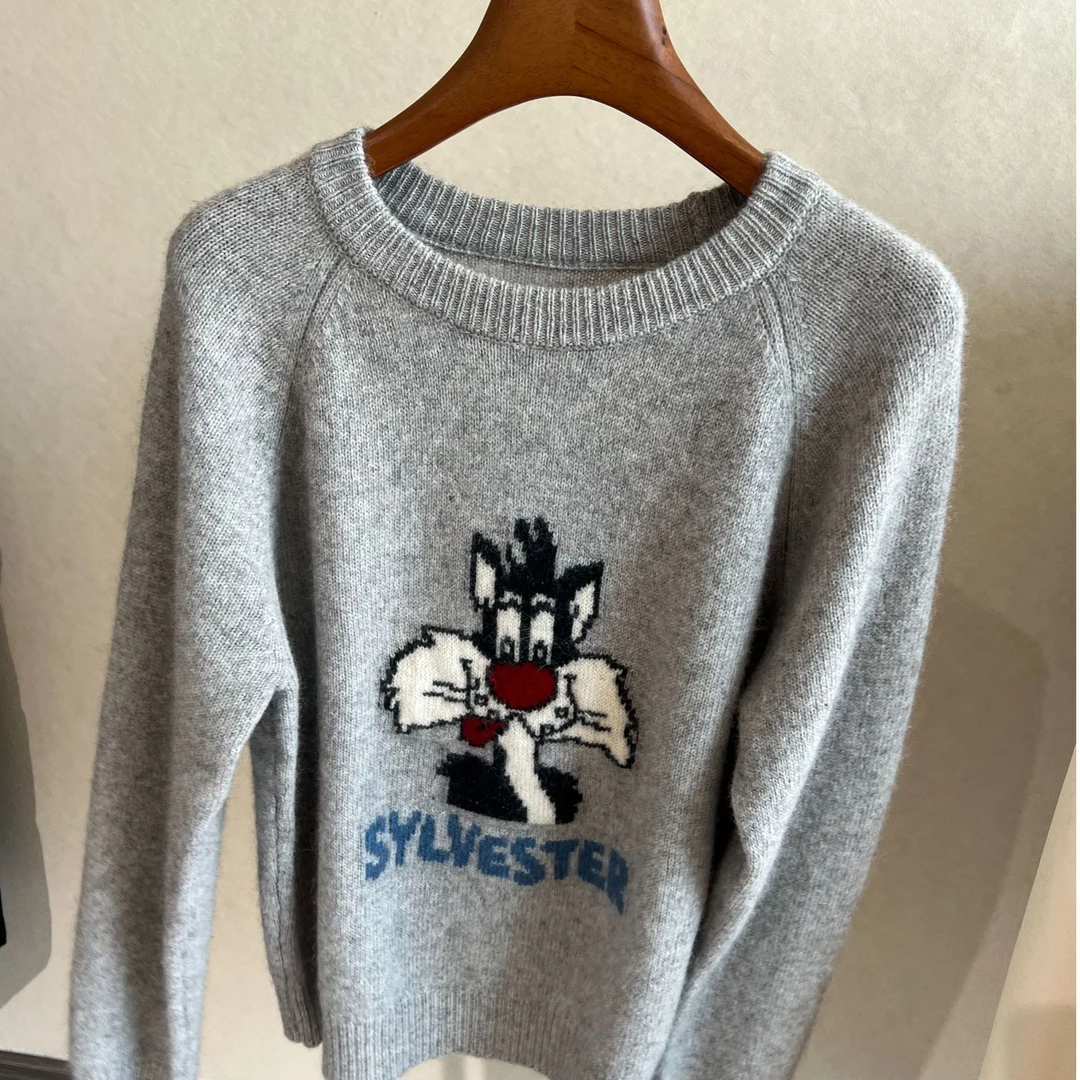 小黑猫咩咩绒毛衣