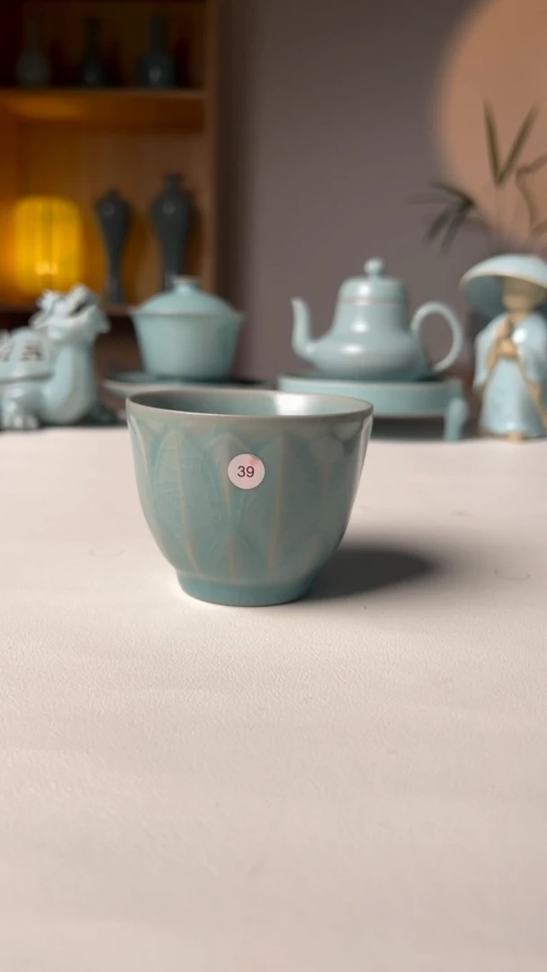 【闪购商品】仿古釉外刻莲瓣杯 支钉烧