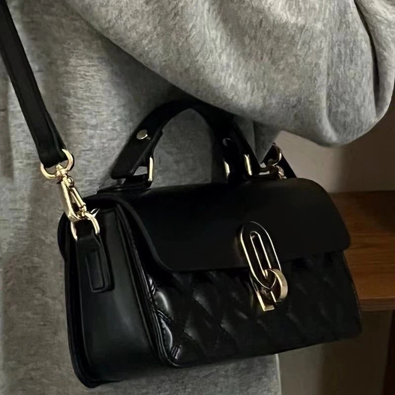 腋下包包女2024新款高级质感小众设计锁扣单肩复古手提小方包斜挎