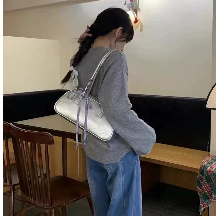 2024韩版春季新款芭蕾风手提女包潮百搭银色单肩腋下包辣妹法棍包